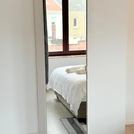 Mervaroom מלון דירות שרלרואה