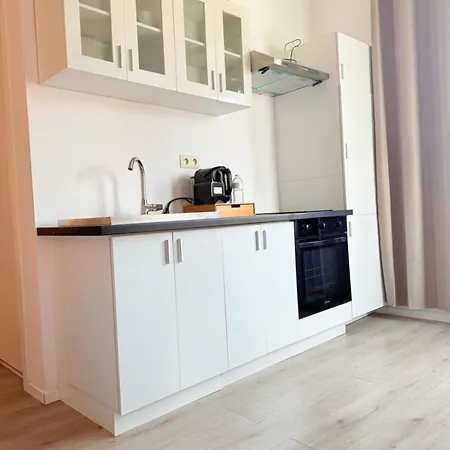 Mervaroom שרלרואה